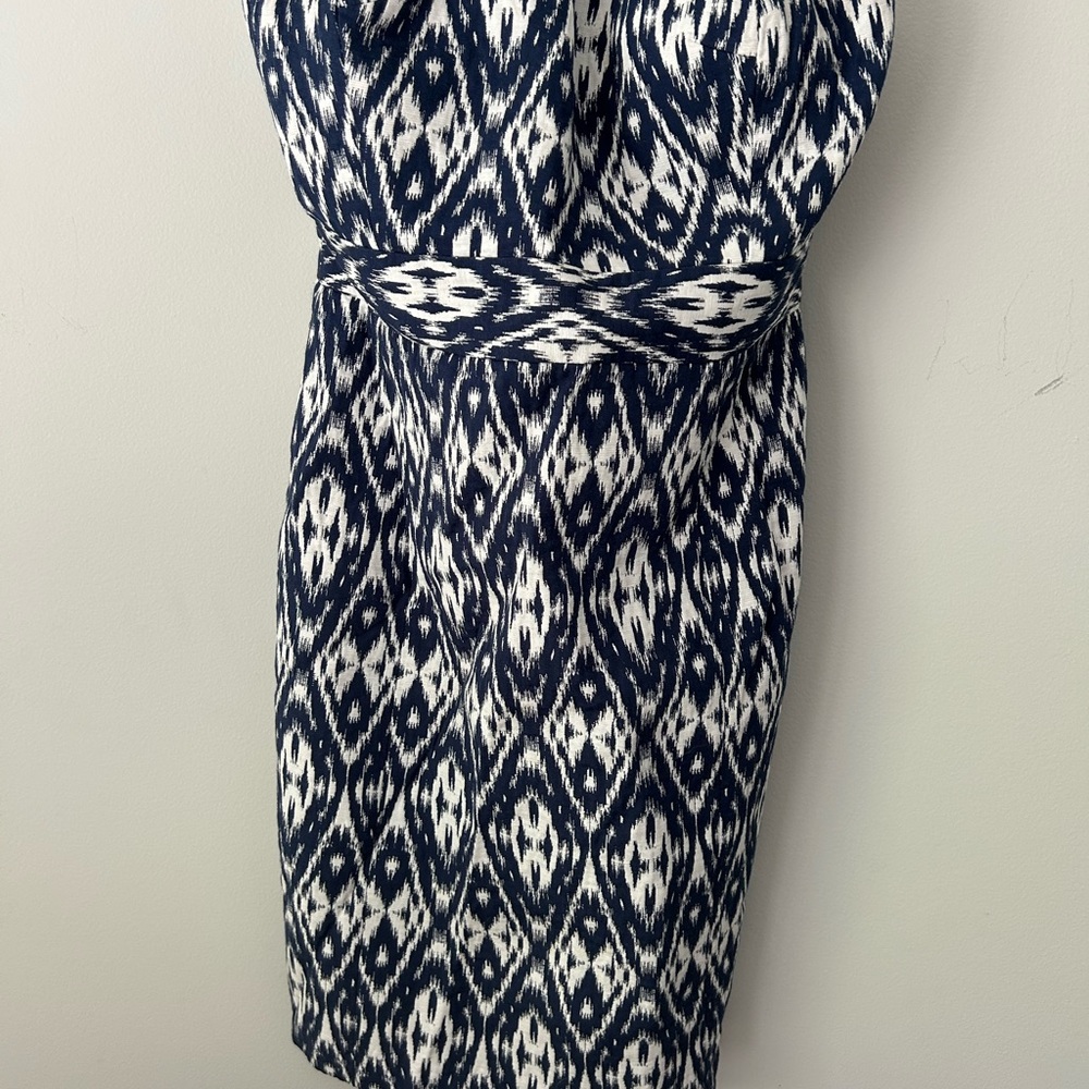 Elegant Navy and White Patterned Dress